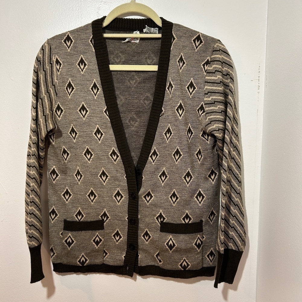 Vintages grandpa core sweater size M by Mr Leonard.